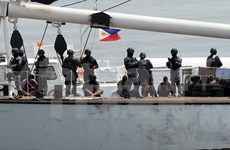 Les garde-côtes philippins et japonais mènent des exercices contre la piraterie 